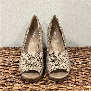 TOMS Women's Tan Speckled Heels